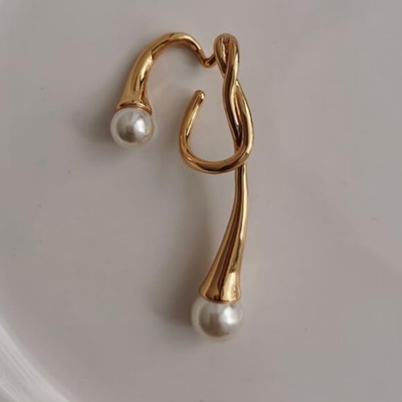 Zara Effortless Elegance – Non-Piercing Ear Cuffs Earrings - Picture 4 of 7